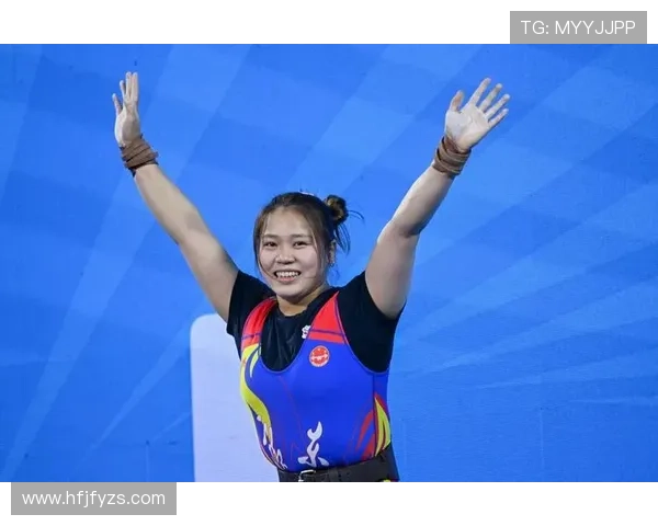 [举重]女子71公斤级 杨秋霞包揽三金.